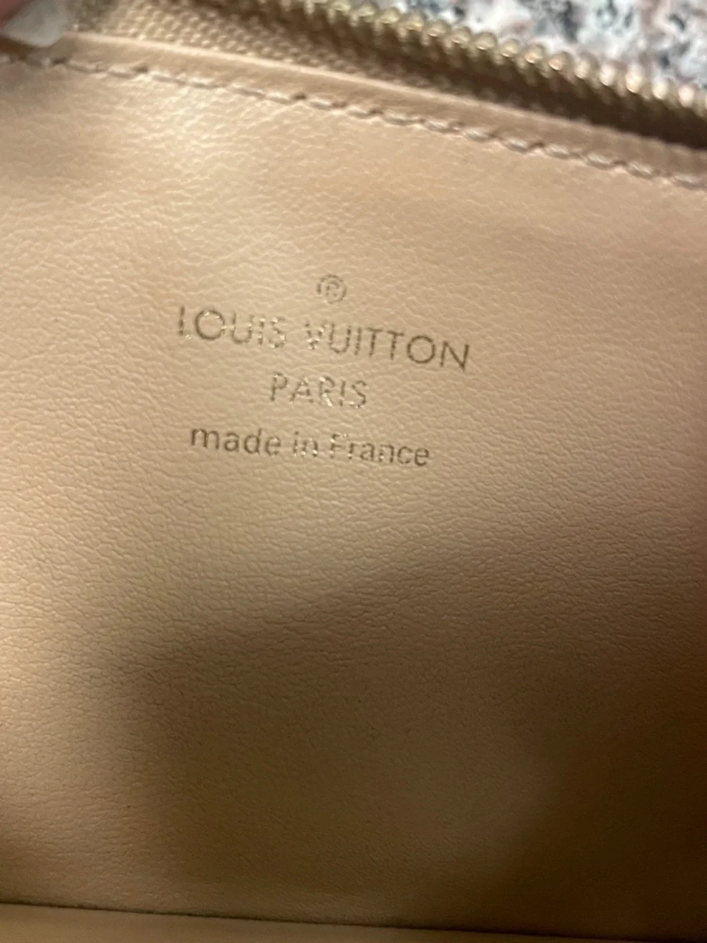 Louis Vuitton Nude Embossed Monogram Zip pouch … AUTHENTIC - Picture 4 of 7